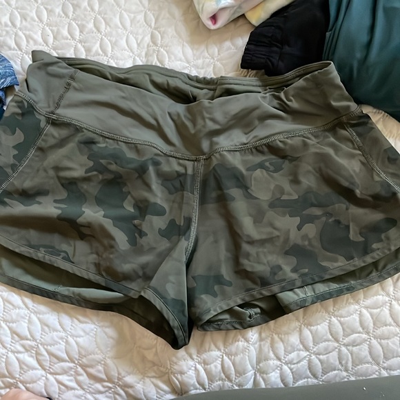 RARE- Lululemon Speed Short Camo, good/great condition. - Picture 2 of 3